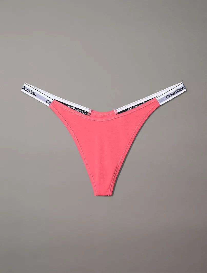 Нижнее белье Calvin Klein