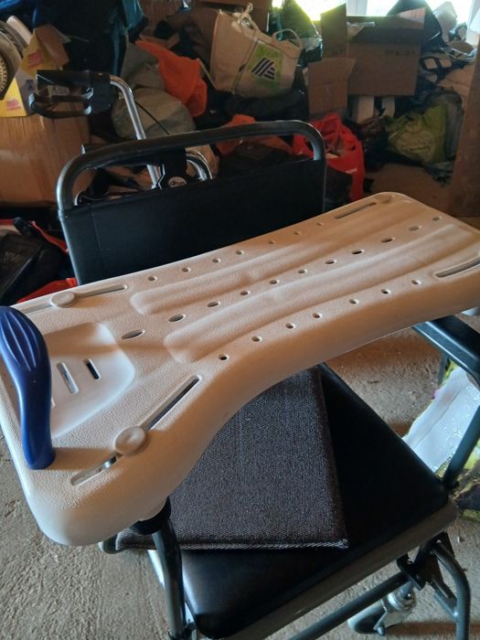 Vând scaun toaletă, Rolator scaun pentru cadă