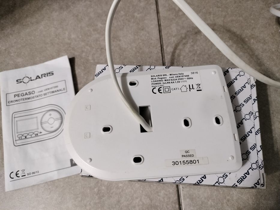 Termostat programabil cu fir