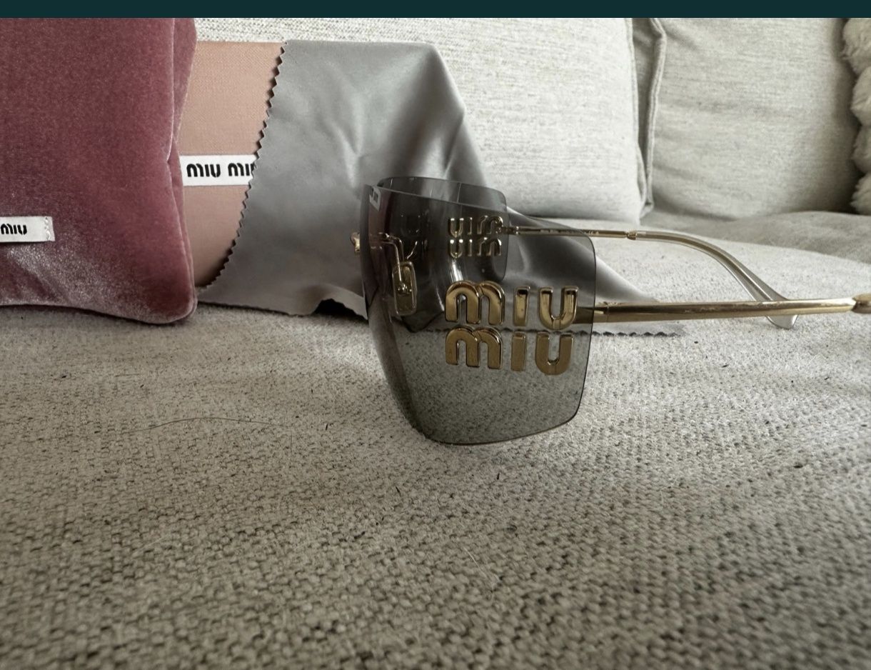 Дамски слънчеви очила Miu Miu