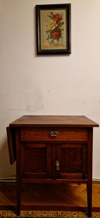 Ocazie! Vand mobila antica- dulapuri, comoda, obiecte etc.