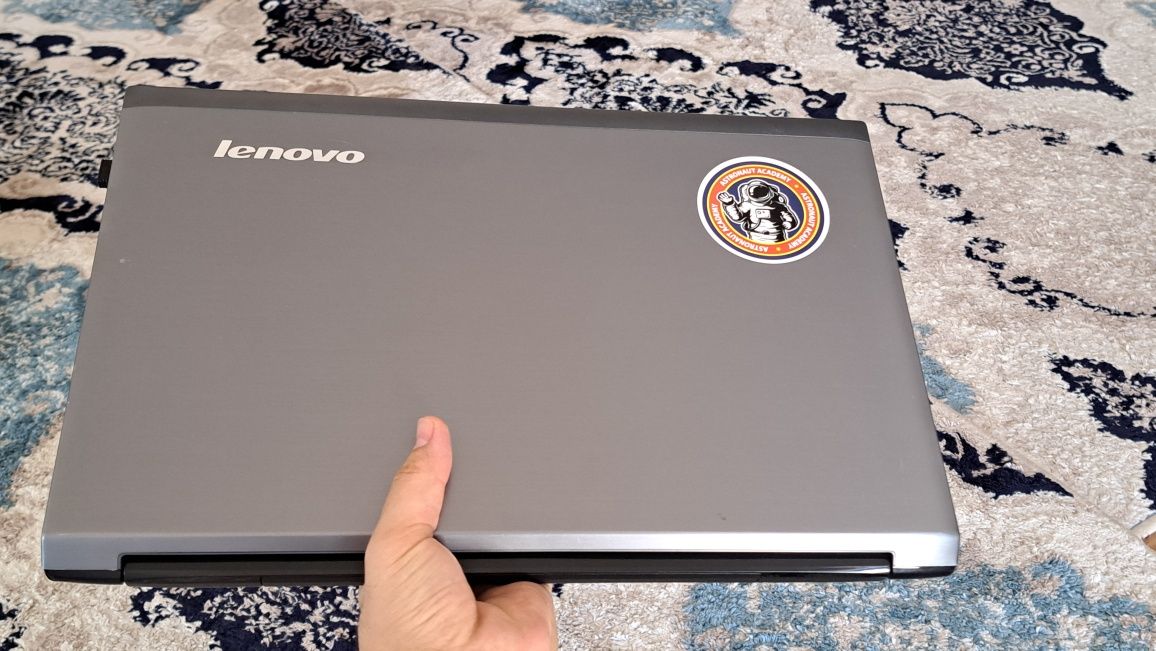 Lenova V570 Intel Corei3