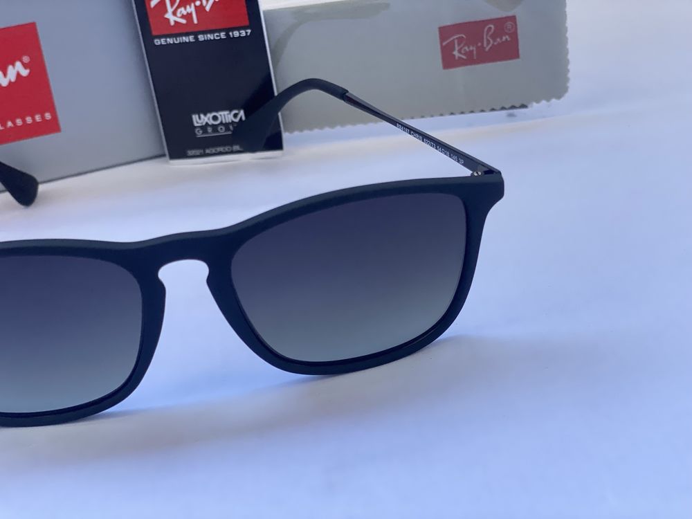 Ochelari de soare RAY BAN 4187 CHRIS Polarizati Noi