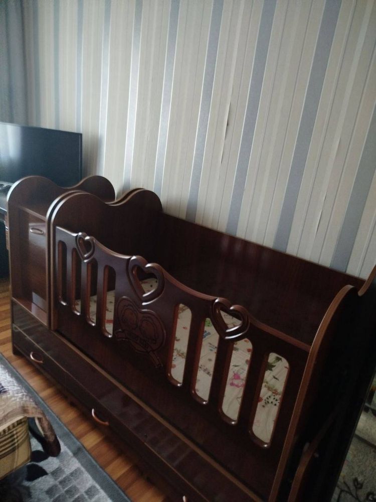 Продам детскую кроватку новая