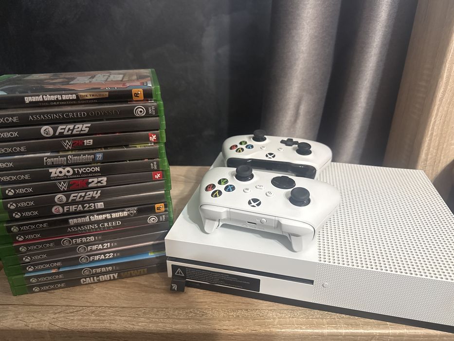 Xbox One S + 16 jocuri și controller series S/X
