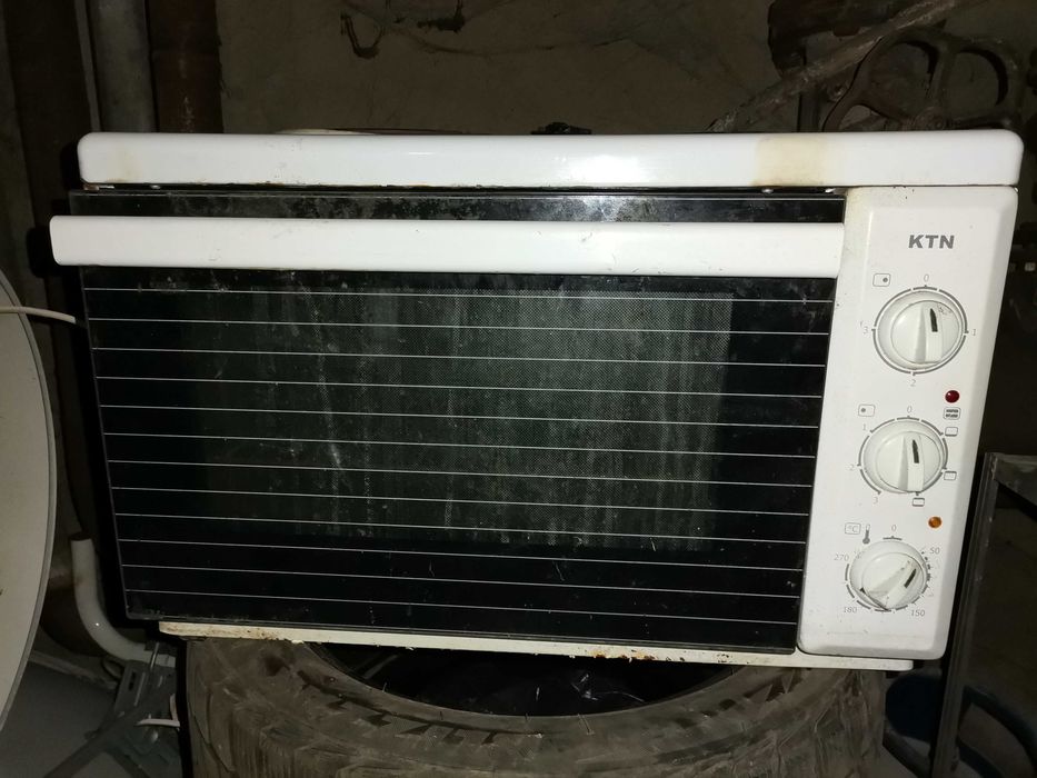 Продавам 50лв. Електрическа готварска печка.