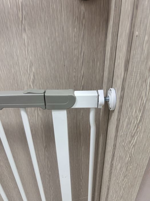 Метална врата/преграда за деца или домашни любимци