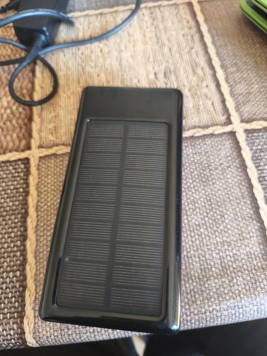 Продават се  два лаптопа hp crome Os +  Към тях Палмър банк 30000