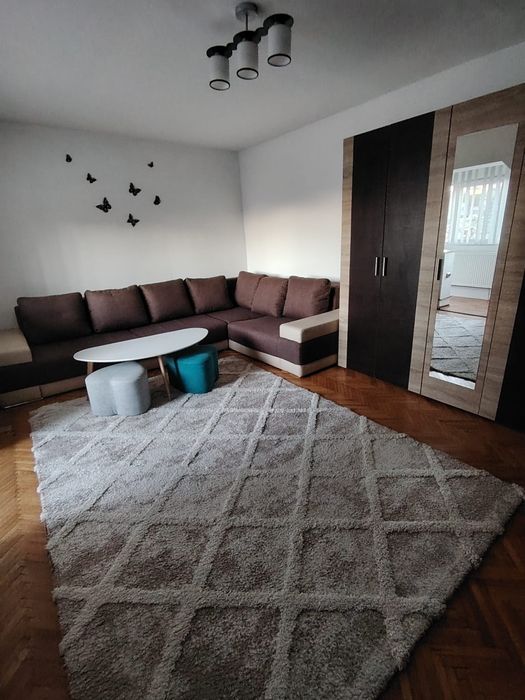 Inchiriez apartament 2 cam zona Modern