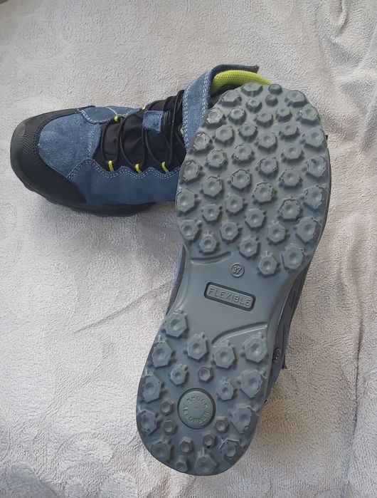 Обувки  37 номер (момче)