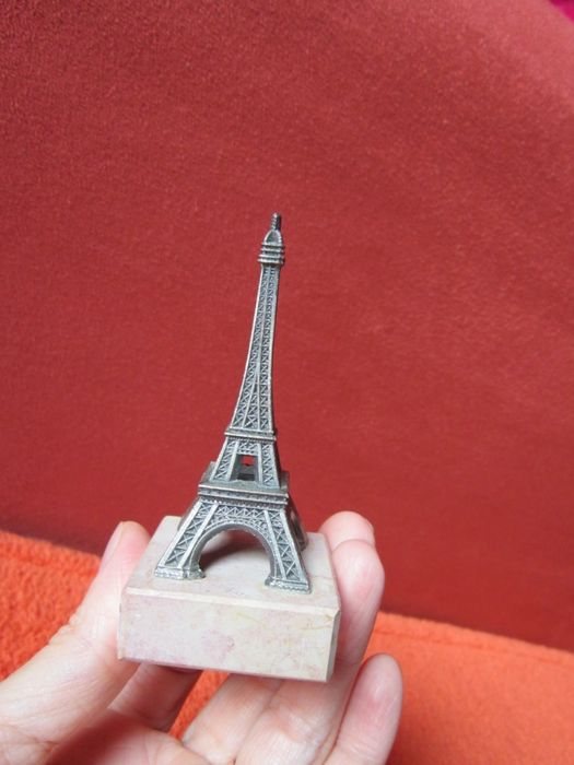 cadou rar Turnul Eiffel miniatura suvenir, vechiul Paris anii '50