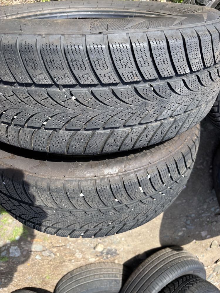215/60 R16 2бр зимни гуми