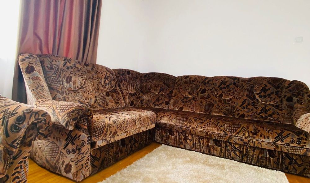 Colțar extensibil cu fotoliu