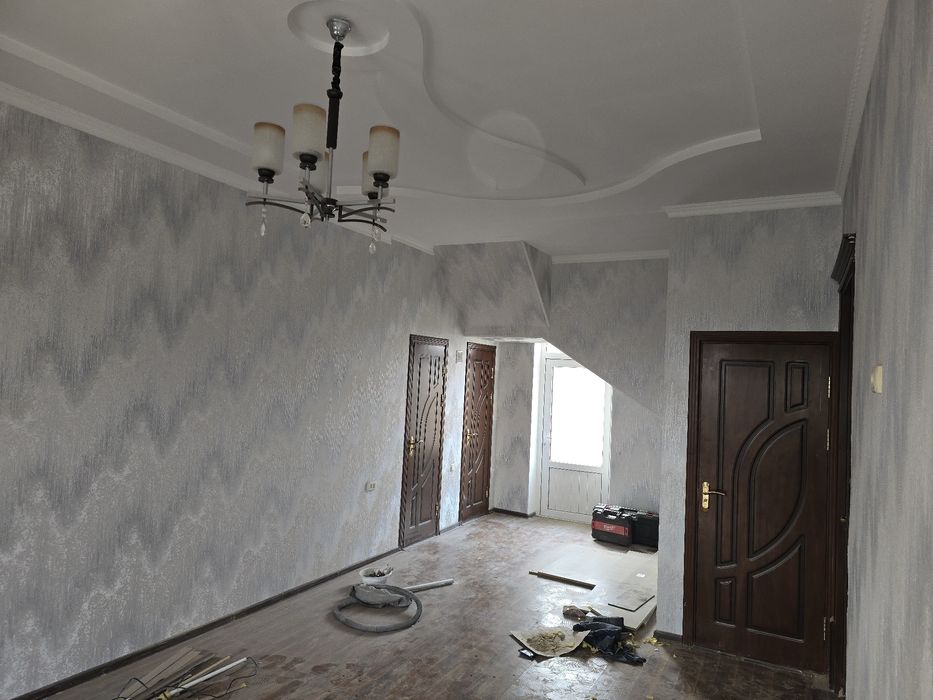 Шошилинч, арзон уй сотилади. Тошкент вилояти Янгийўл шаҳри марказида.