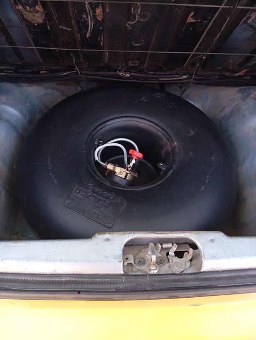 Moshina tayyor mator yangi qilingan yangi prapan quyilgan