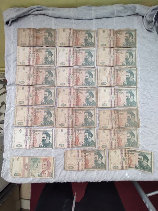 Bancnote vechi de 500 si 1000 lei
