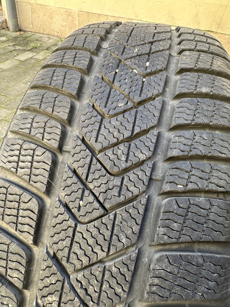 Pirelli Sottozero iarna 225/45/19