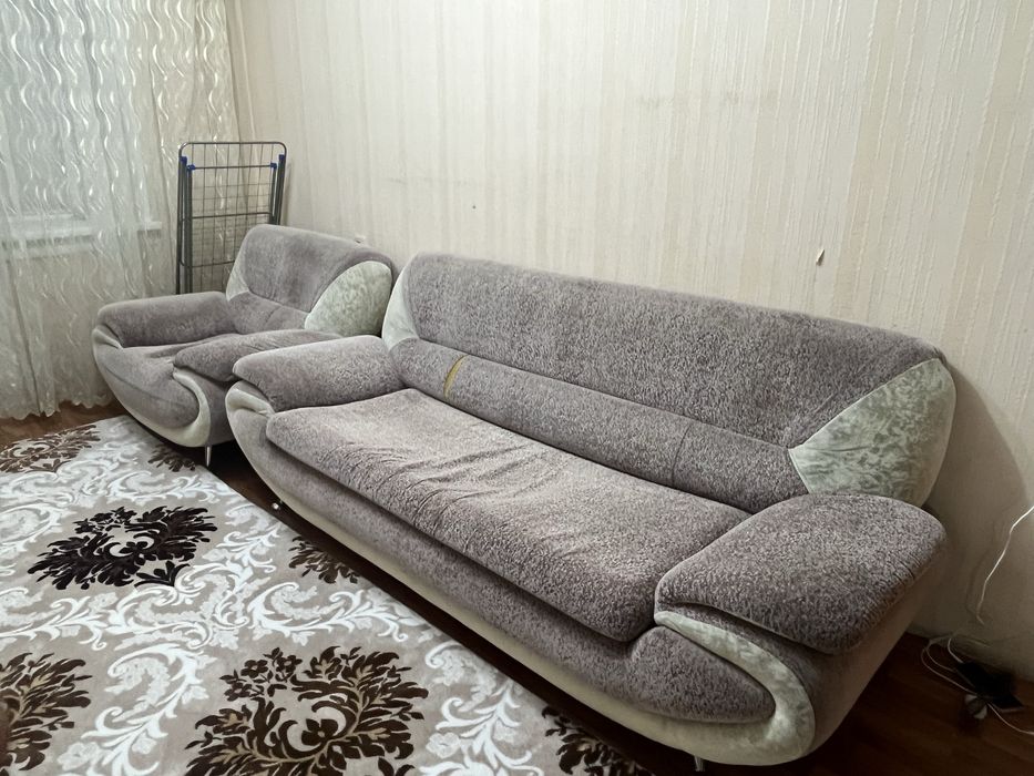 Диван и два кресла