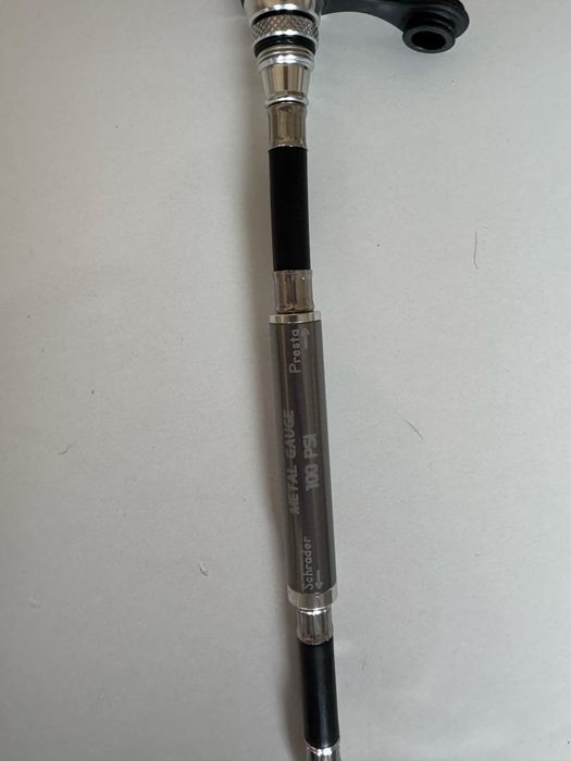 Телескопична малка помпа за колело с показател за налягането