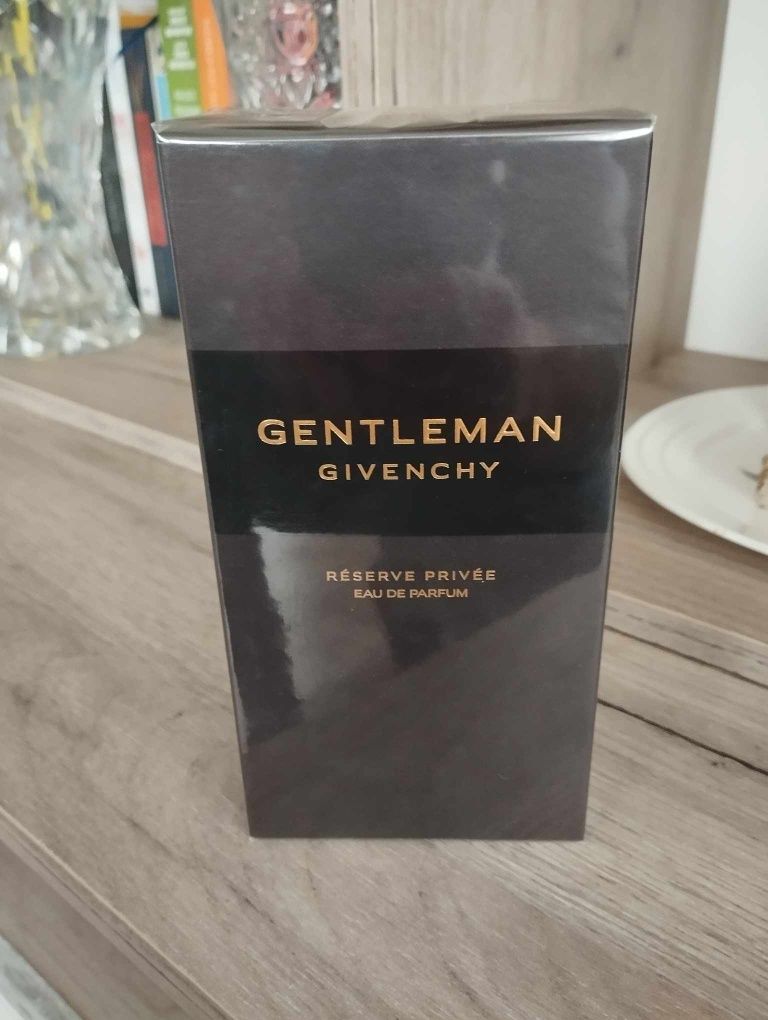 Givency парфюми 60 и 200 мл.