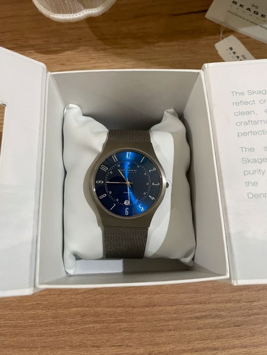 Часовник SKAGEN.