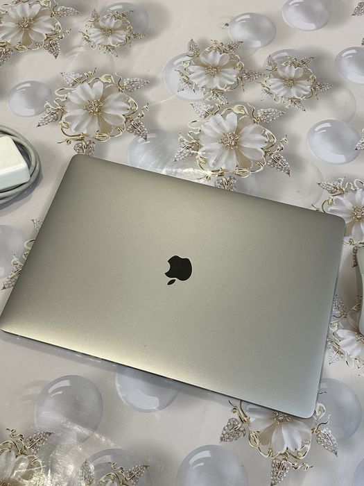 Macbook Pro 16 2019, 16/512Gb