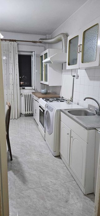 Apartament 3 camere decomandat, 64 mp utili, etaj 3, Târgu Frumos