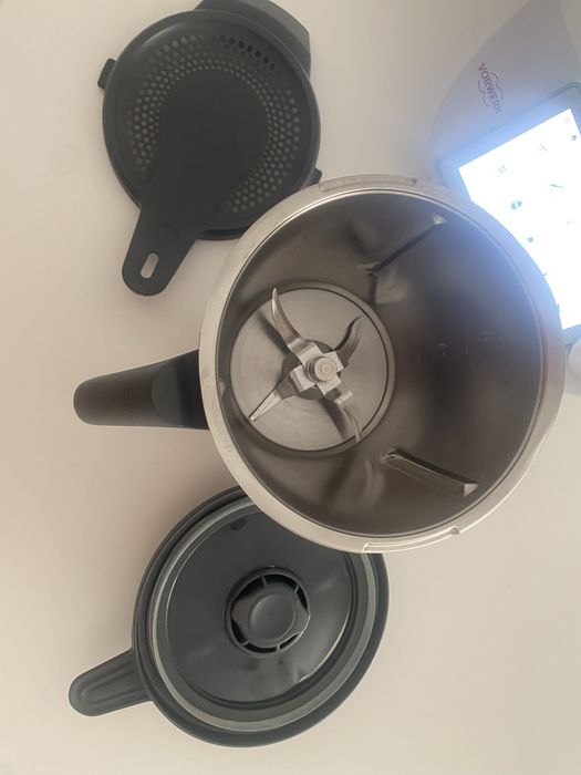 Thermomix folosit de 5 ori cu toate accesoriile si cadouri