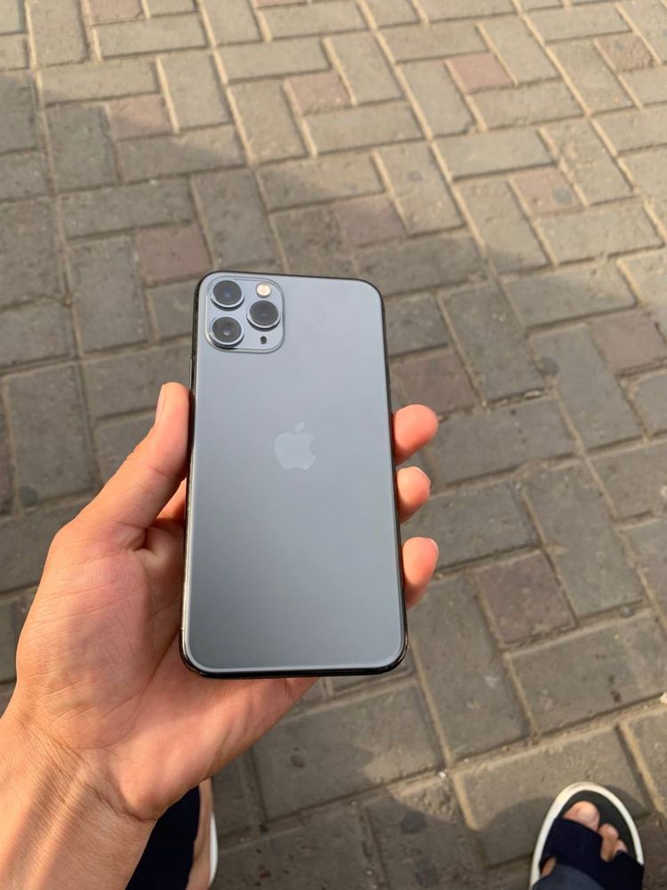 Iphone 11pro  holati yaxshi karobka yoq