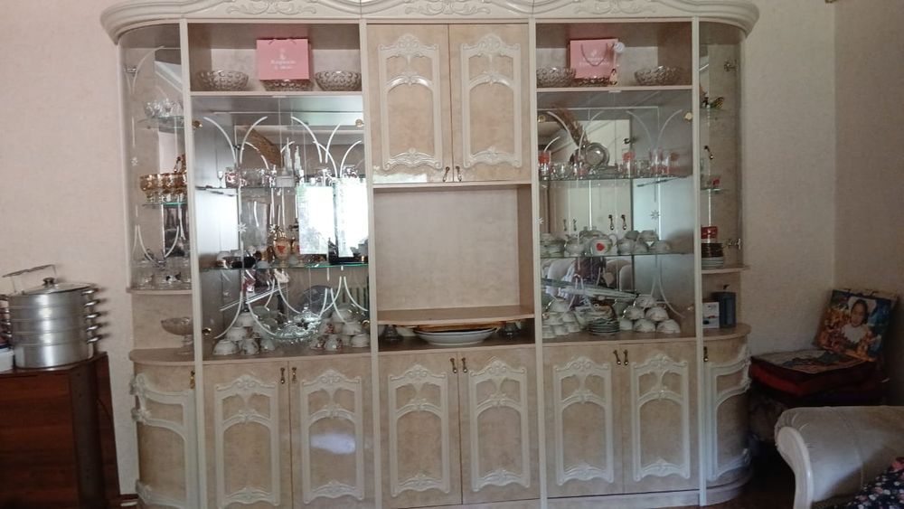 Сервант. Срочно. Торг!