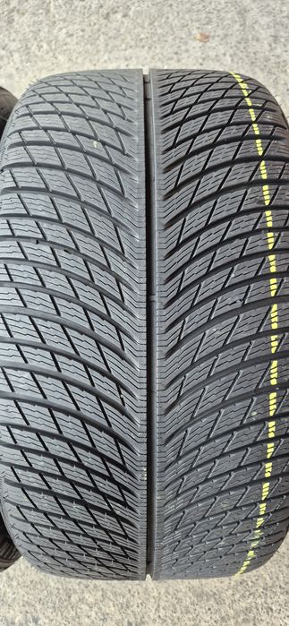 2 anvelope iarna Michelin 305/30/21,dot 2021.Pretul este pe bucata