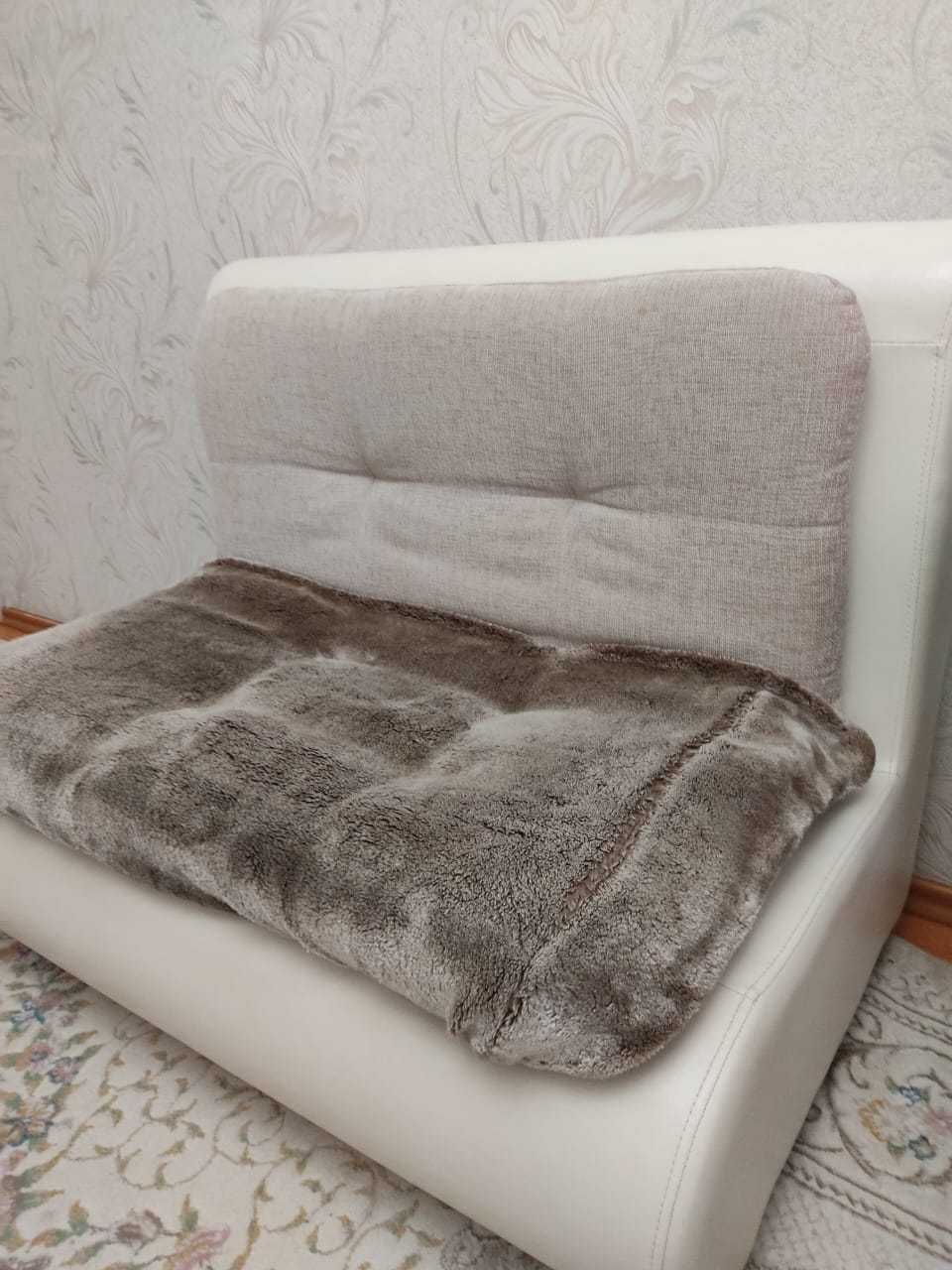 Продам мини диванчик 8 мкр