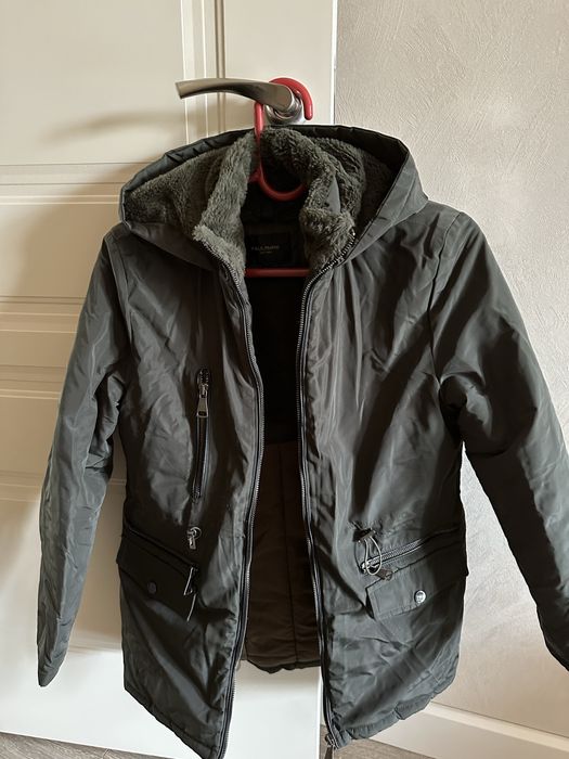 Куртка демисезонная , отличного качества