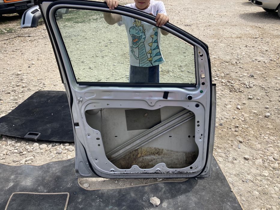 Врати за VW Тоаран 2003- 2010