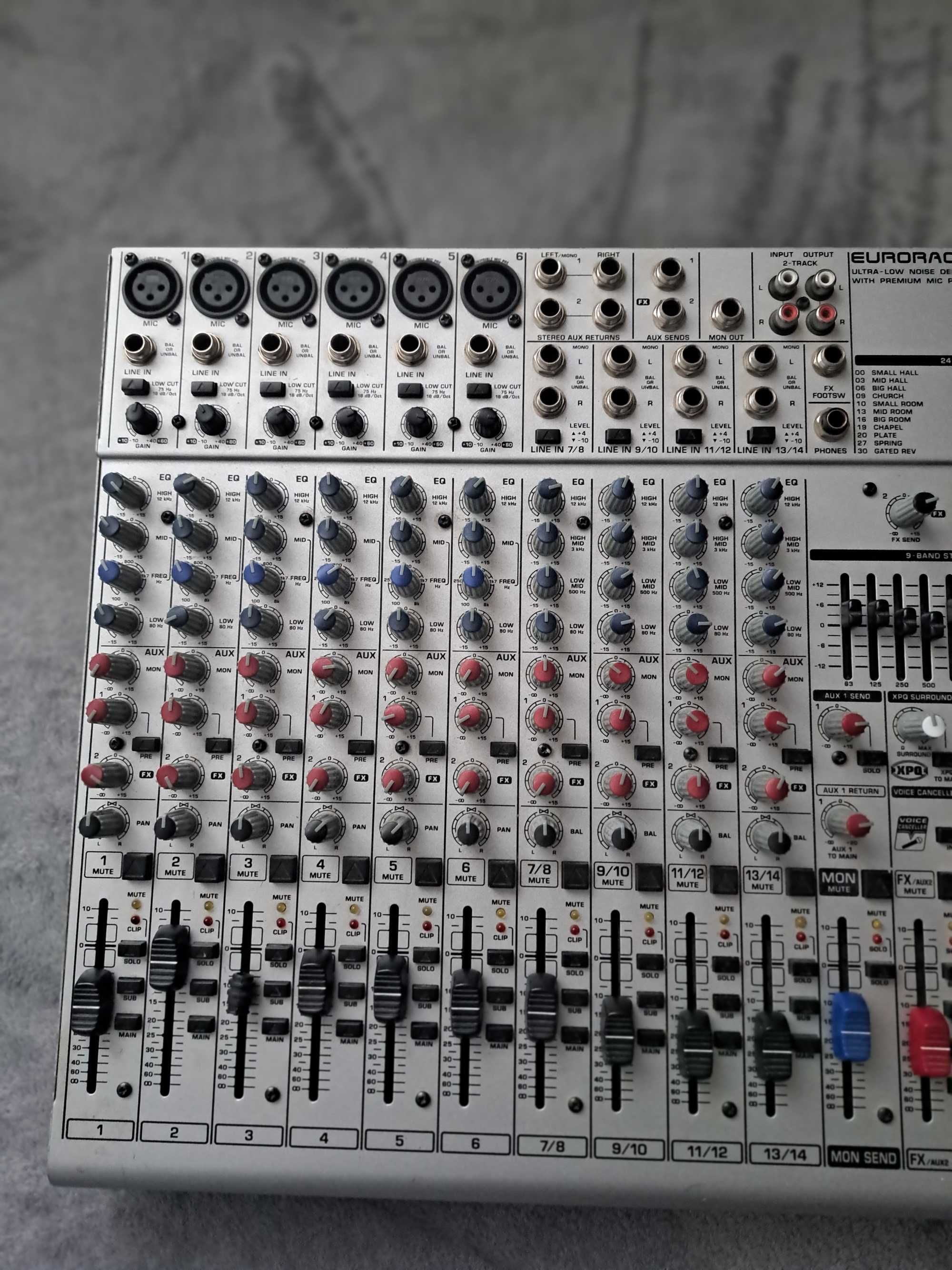 RCF MK4 4 броя и Mishpult Eurorak UB 1832 FX PRO