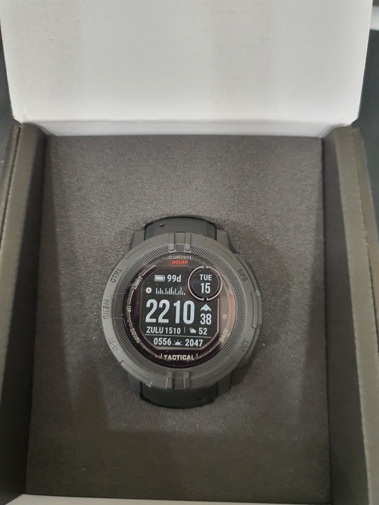 Продавам Garmin Instinc 2 Solar Tactical