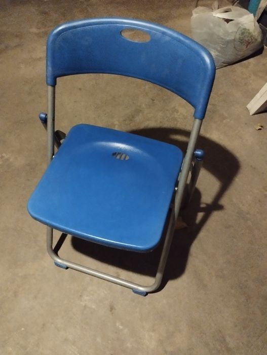 Продам стулья складные