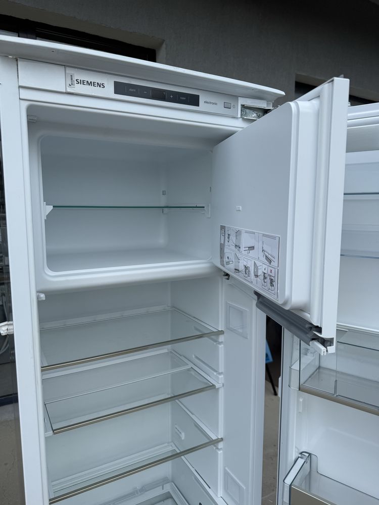 Като НОВ Хладилник с камера за вграждане Siemens 177 см