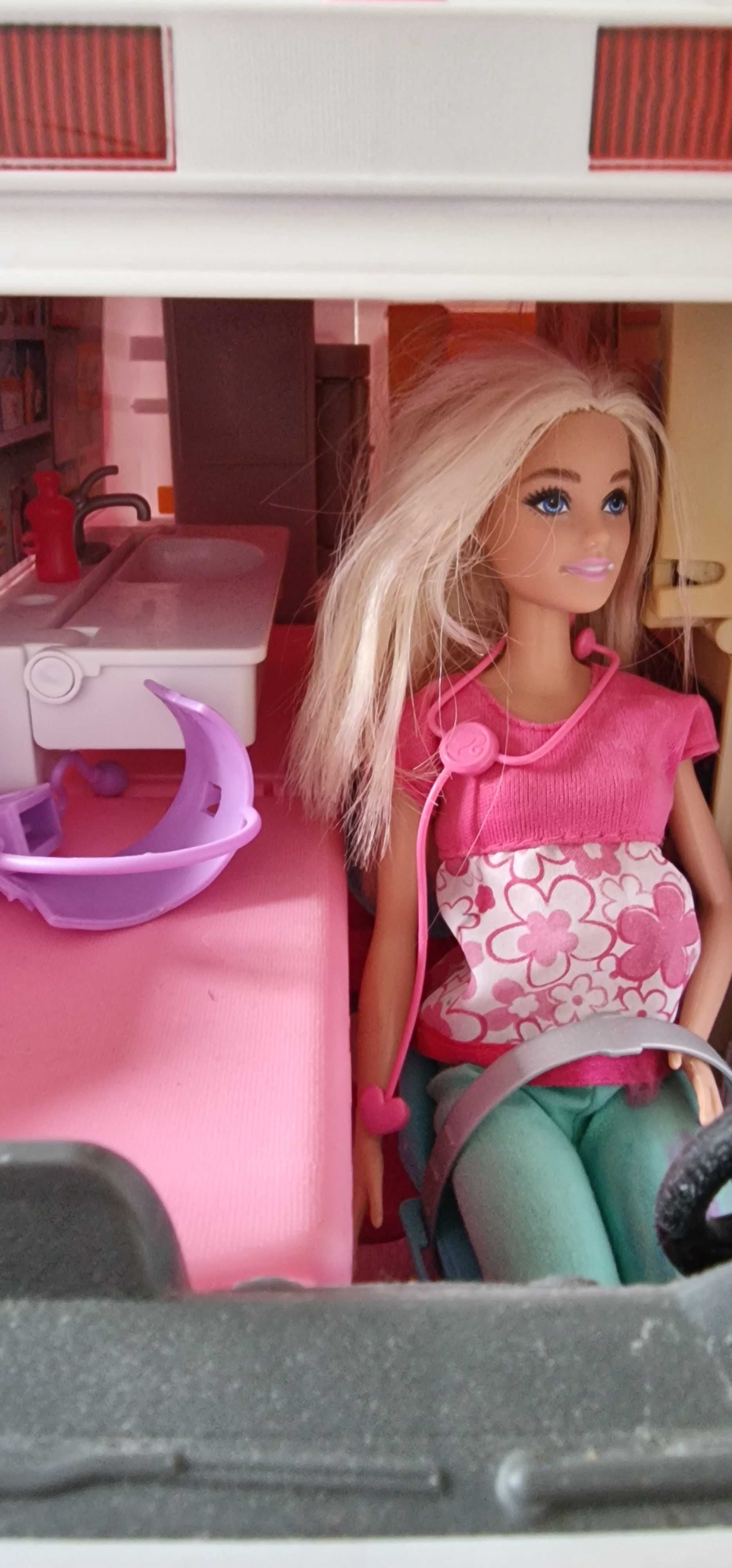 Мобилна клиника за грижи Barbie You Can Be