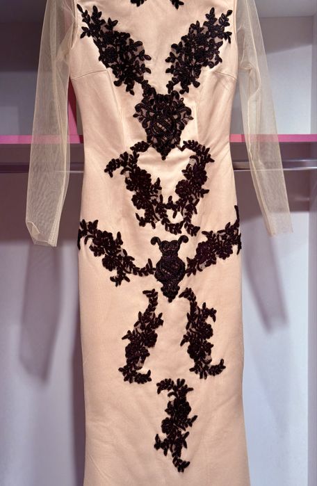 Rochie cu flori de broderie