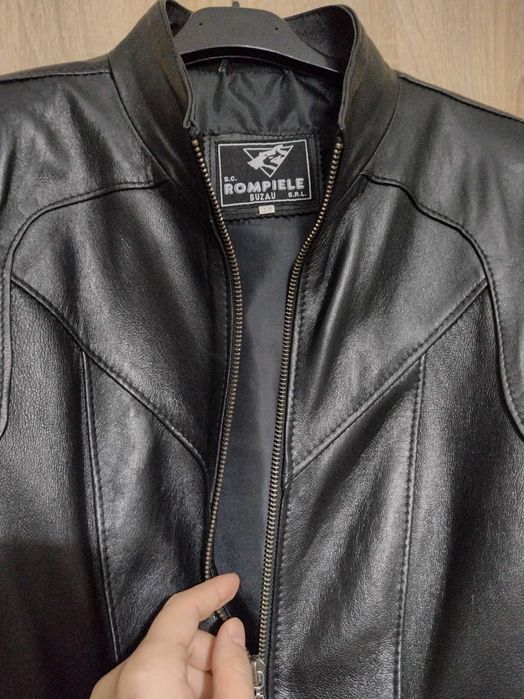 Vând jachetă piele nouă damă