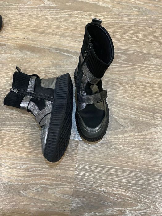 Продам детскую обувь