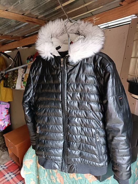 Vând geacă de iarna stare foarte buna