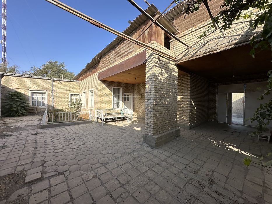 Hovli sotiladi 5 sotix