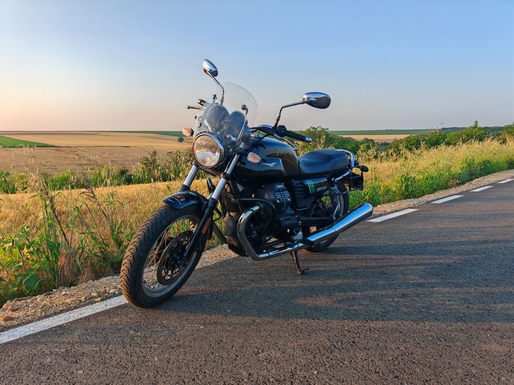 Vând Moto Guzzi V7 III Special , model 2017, ABS , ASR , cardan
