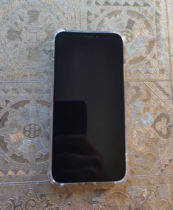 Iphone X holati ideal.