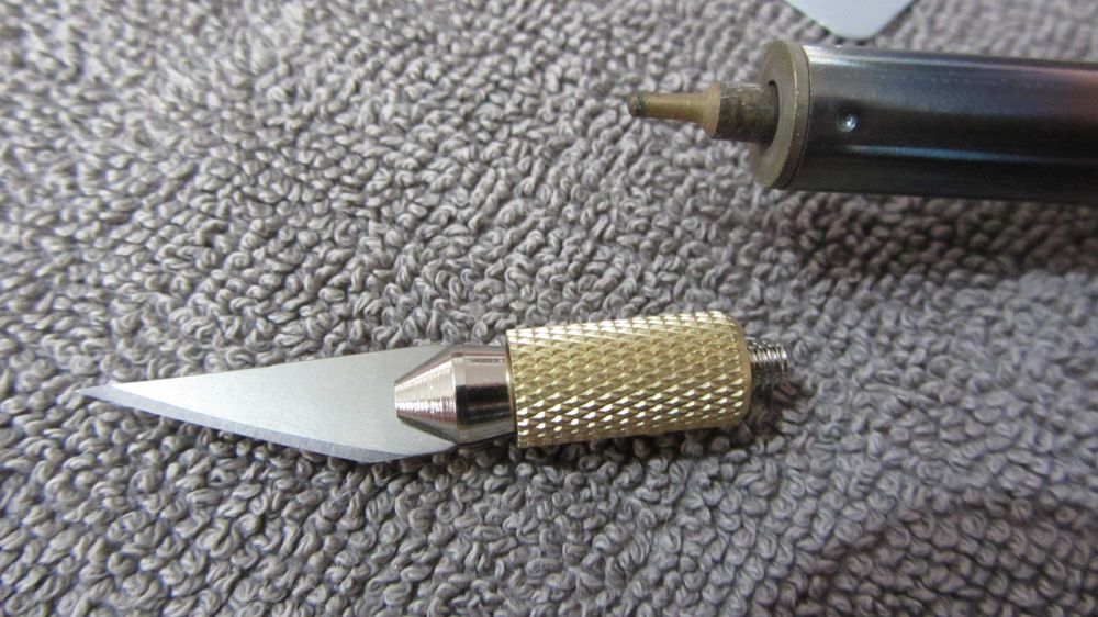 Set aparat pirogravat si lipit cu fludor in cutie Germany