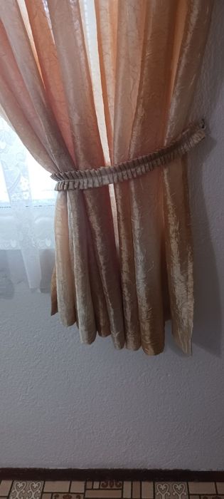 Завеси за прозорец