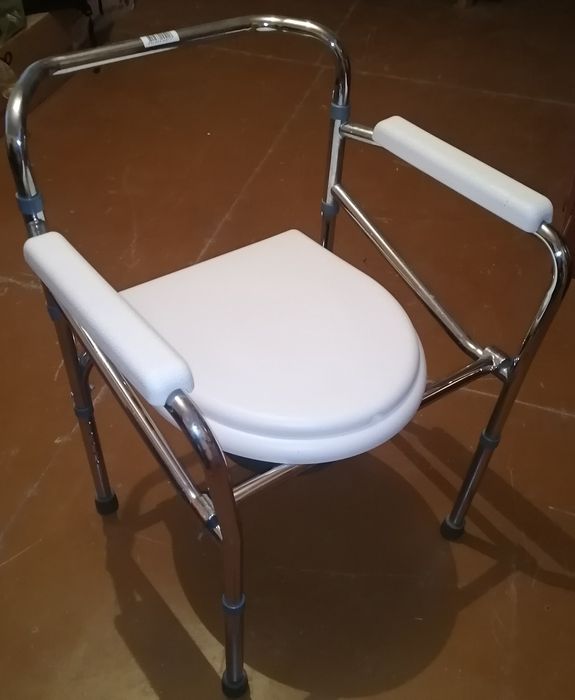 Кресло туалет TRIVES