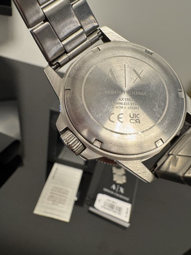 Продавам мъжки часовник Armani Exchange с метална каишка